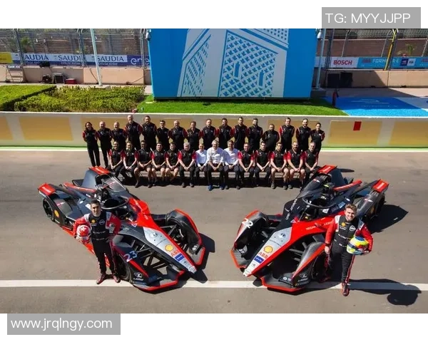 上海羽毛球队在洲际杯积分榜中以63分稳居第一名展现强劲实力